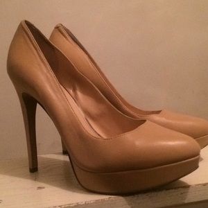 Jessica Simpson leather shoe